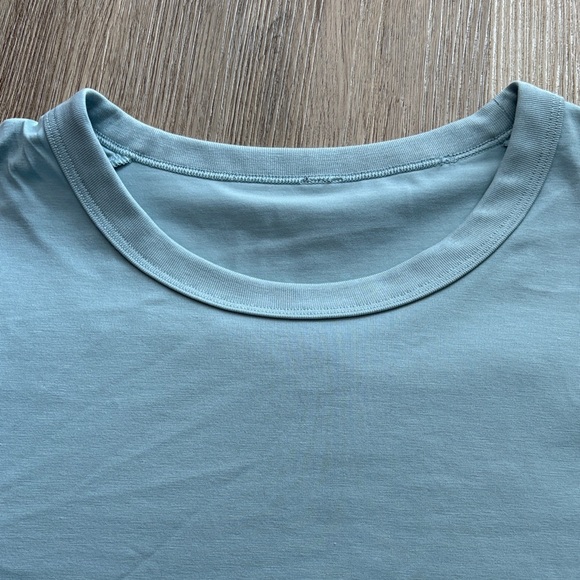 NWOT lululemon athletica Sky Blue Short Sleeve Tee - Picture 6 of 6
